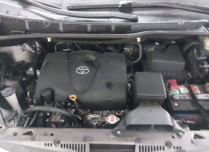 Photo 10 of 2018 Toyota Sienna LIMITED PREMIUM 7 PASSENGER (VIN 5TDDZ3DC5JS200335)