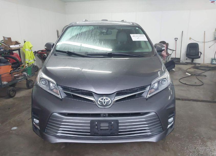 Photo 13 of 2018 Toyota Sienna LIMITED PREMIUM 7 PASSENGER (VIN 5TDDZ3DC5JS200335)