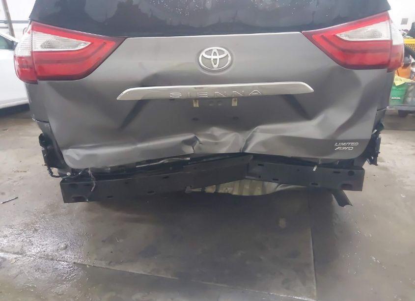 Photo 6 of 2018 Toyota Sienna LIMITED PREMIUM 7 PASSENGER (VIN 5TDDZ3DC5JS200335)