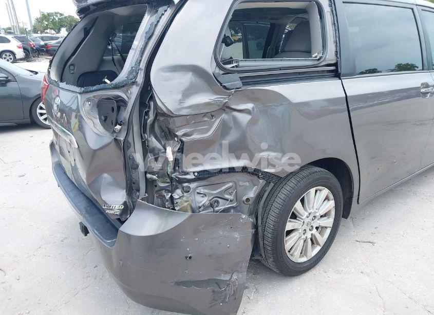 Photo 6 of 2017 Toyota Sienna LIMITED PREMIUM 7 PASSENGER (VIN 5TDDZ3DC6HS147381)