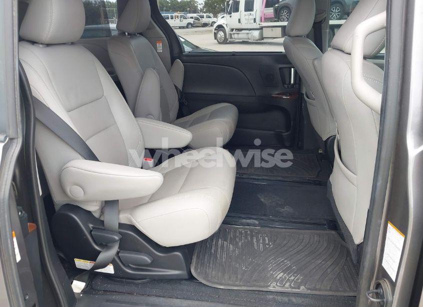 Photo 8 of 2017 Toyota Sienna LIMITED PREMIUM 7 PASSENGER (VIN 5TDDZ3DC6HS147381)