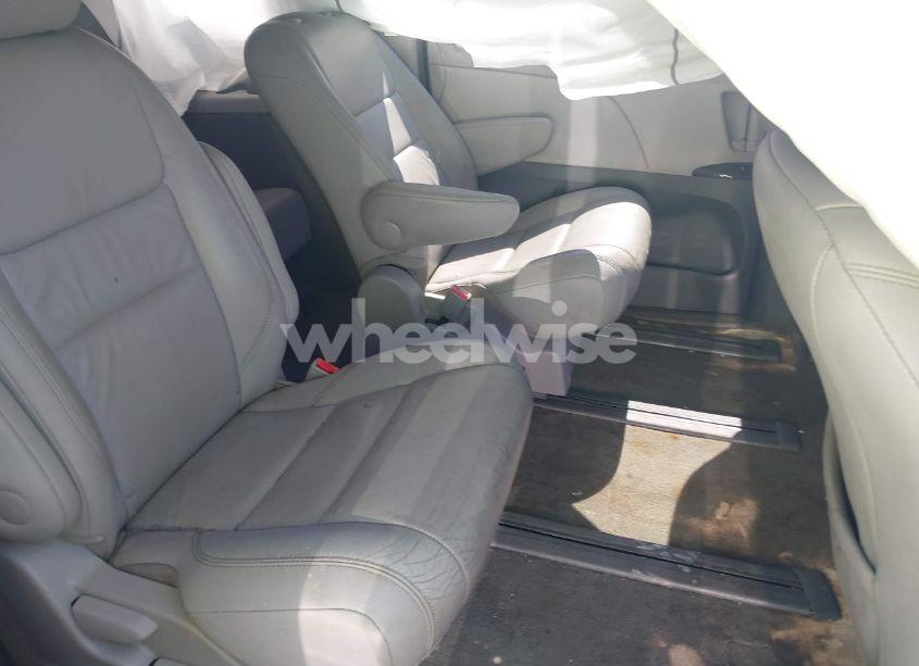 Photo 8 of 2017 Toyota Sienna XLE 7 PASSENGER (VIN 5TDDZ3DC6HS147557)