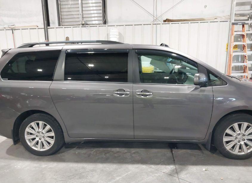 Photo 13 of 2017 Toyota Sienna XLE/LIMITED (VIN 5TDDZ3DC6HS170059)