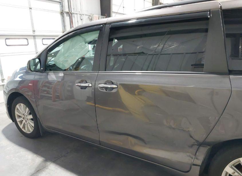 Photo 14 of 2017 Toyota Sienna XLE/LIMITED (VIN 5TDDZ3DC6HS170059)