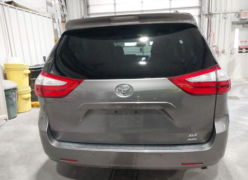 Photo 16 of 2017 Toyota Sienna XLE/LIMITED (VIN 5TDDZ3DC6HS170059)