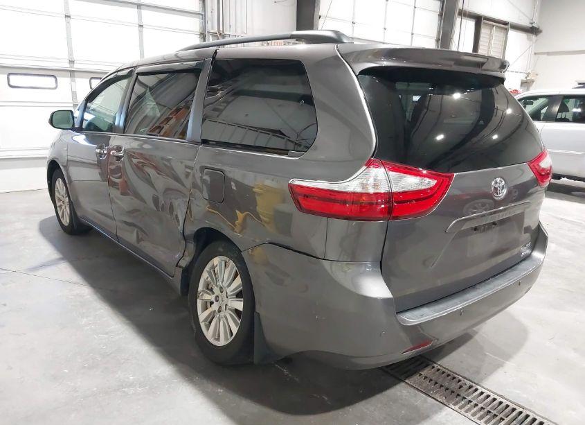 Photo 3 of 2017 Toyota Sienna XLE/LIMITED (VIN 5TDDZ3DC6HS170059)