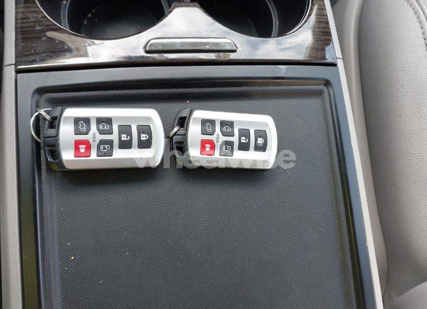 Photo 11 of 2017 Toyota Sienna XLE 7 PASSENGER (VIN 5TDDZ3DC7HS157241)