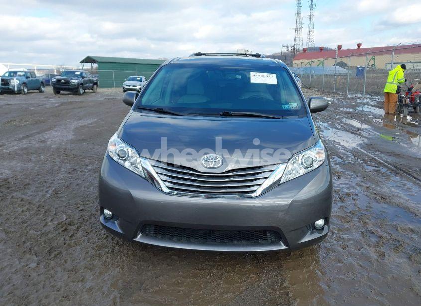 Photo 12 of 2017 Toyota Sienna XLE 7 PASSENGER (VIN 5TDDZ3DC7HS157241)