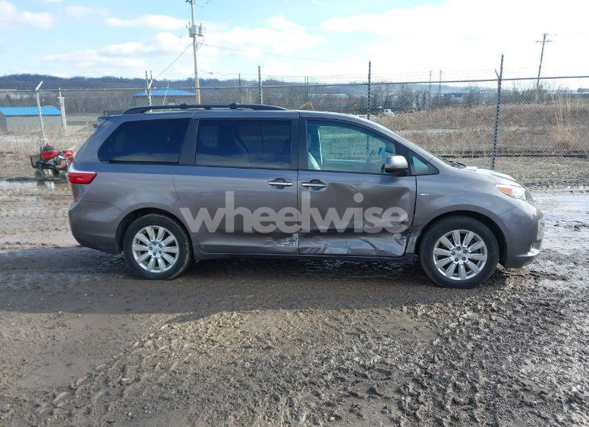 Photo 13 of 2017 Toyota Sienna XLE 7 PASSENGER (VIN 5TDDZ3DC7HS157241)