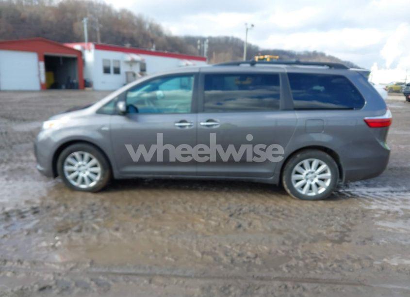 Photo 14 of 2017 Toyota Sienna XLE 7 PASSENGER (VIN 5TDDZ3DC7HS157241)