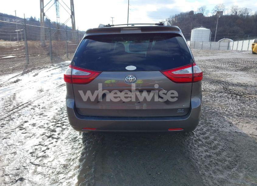 Photo 16 of 2017 Toyota Sienna XLE 7 PASSENGER (VIN 5TDDZ3DC7HS157241)