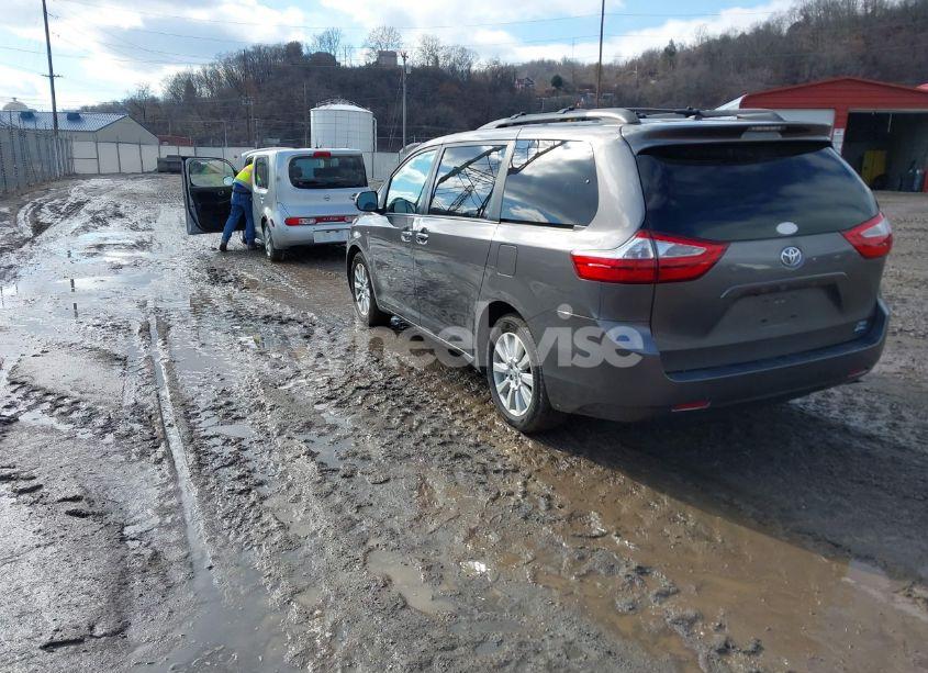 Photo 3 of 2017 Toyota Sienna XLE 7 PASSENGER (VIN 5TDDZ3DC7HS157241)