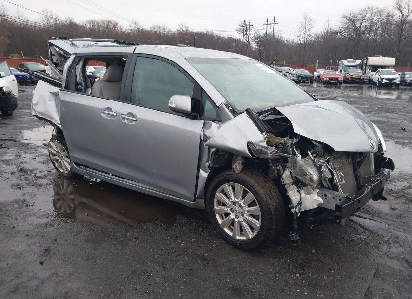 2017 Toyota Sienna LIMITED PREMIUM 7 PASSENGER (VIN 5TDDZ3DC7HS178106) main photo