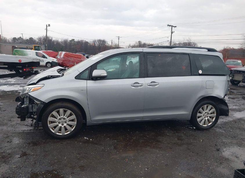 Photo 14 of 2017 Toyota Sienna LIMITED PREMIUM 7 PASSENGER (VIN 5TDDZ3DC7HS178106)