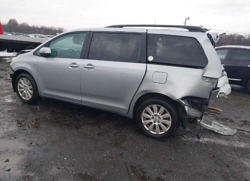 Photo 3 of 2017 Toyota Sienna LIMITED PREMIUM 7 PASSENGER (VIN 5TDDZ3DC7HS178106)