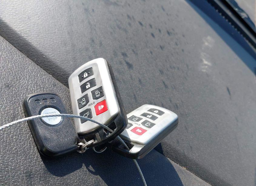 Photo 11 of 2018 Toyota Sienna LIMITED PREMIUM 7 PASSENGER (VIN 5TDDZ3DC7JS195252)