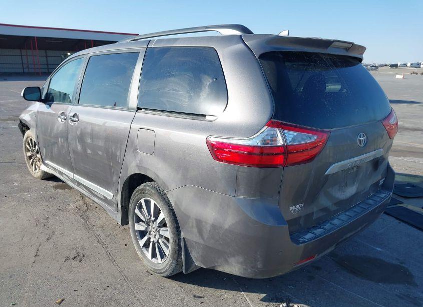 Photo 3 of 2018 Toyota Sienna LIMITED PREMIUM 7 PASSENGER (VIN 5TDDZ3DC7JS195252)