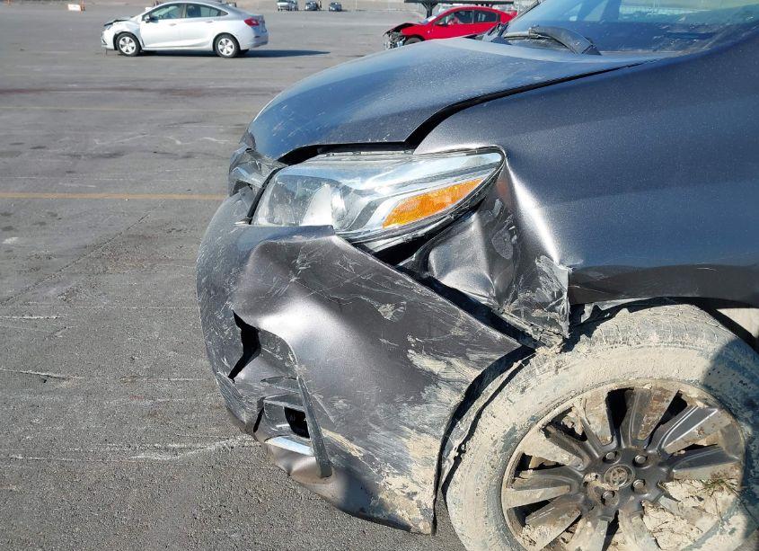 Photo 6 of 2018 Toyota Sienna LIMITED PREMIUM 7 PASSENGER (VIN 5TDDZ3DC7JS195252)