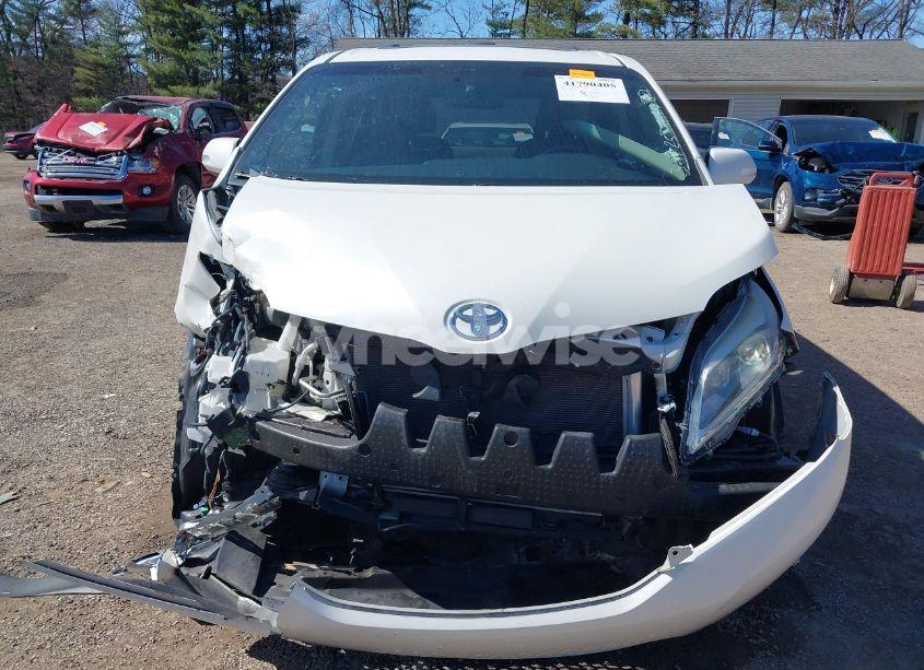 Photo 13 of 2017 Toyota Sienna LIMITED PREMIUM 7 PASSENGER (VIN 5TDDZ3DC8HS176753)