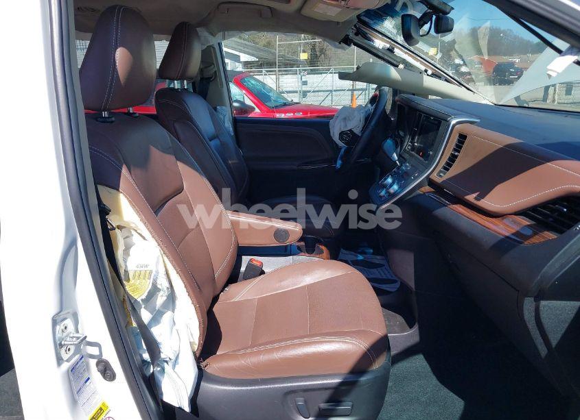 Photo 5 of 2017 Toyota Sienna LIMITED PREMIUM 7 PASSENGER (VIN 5TDDZ3DC8HS176753)