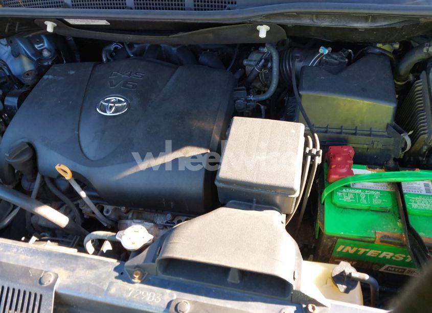 Photo 10 of 2017 Toyota Sienna XLE/LIMITED (VIN 5TDDZ3DC8HS182553)