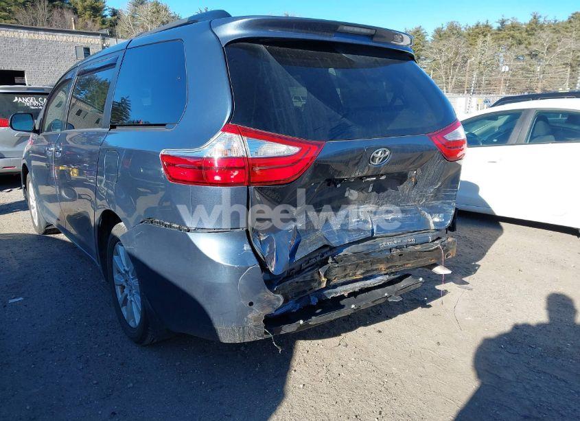 Photo 6 of 2017 Toyota Sienna XLE/LIMITED (VIN 5TDDZ3DC8HS182553)