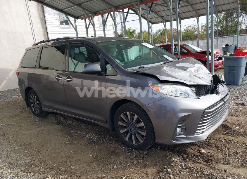 Photo 14 of 2018 Toyota Sienna XLE/XLE PREMIUM/LIMITED/LIMITED PREMIUM (VIN 5TDDZ3DC8JS207490)