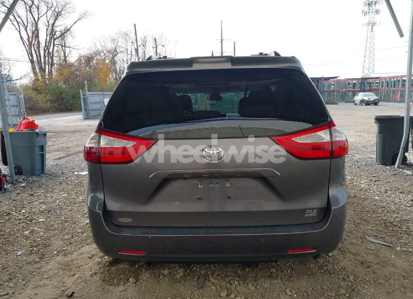 Photo 17 of 2018 Toyota Sienna XLE/XLE PREMIUM/LIMITED/LIMITED PREMIUM (VIN 5TDDZ3DC8JS207490)