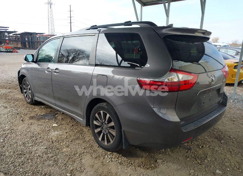 Photo 3 of 2018 Toyota Sienna XLE/XLE PREMIUM/LIMITED/LIMITED PREMIUM (VIN 5TDDZ3DC8JS207490)