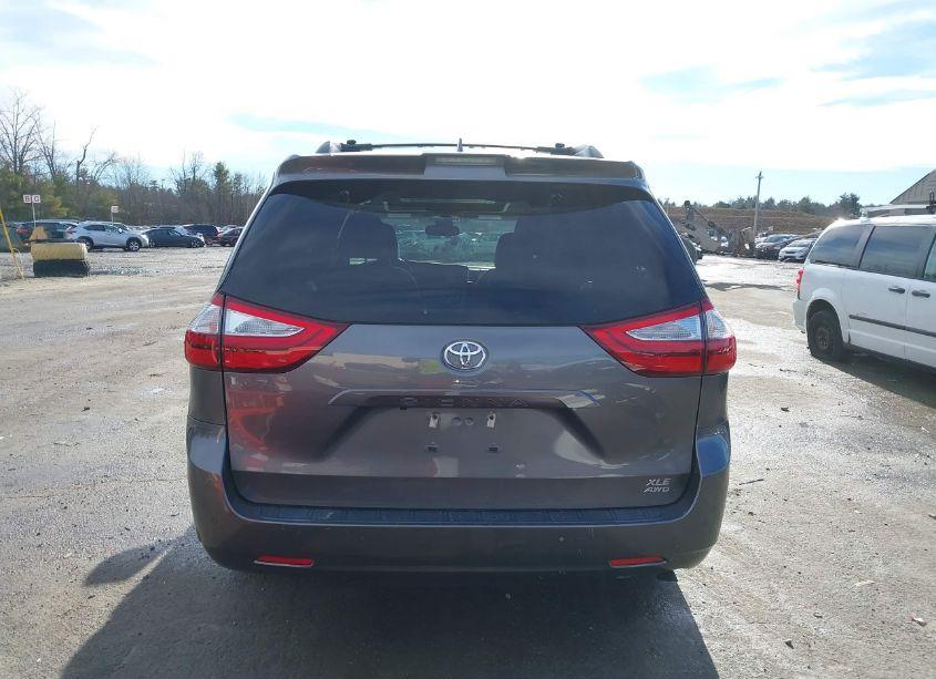 Photo 16 of 2019 Toyota Sienna XLE PREMIUM 7 PASSENGER (VIN 5TDDZ3DC8KS211637)