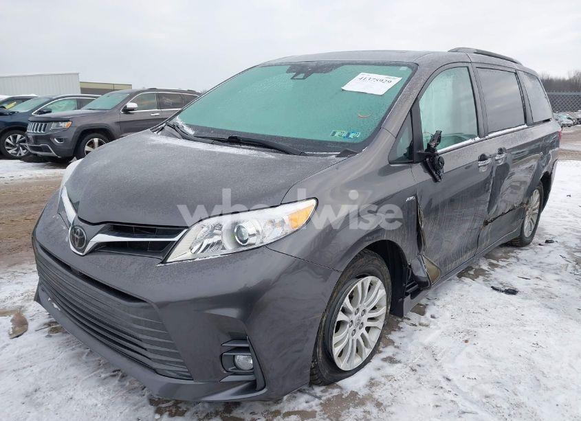 Photo 2 of 2020 Toyota Sienna XLE PREMIUM (VIN 5TDDZ3DC8LS240329)