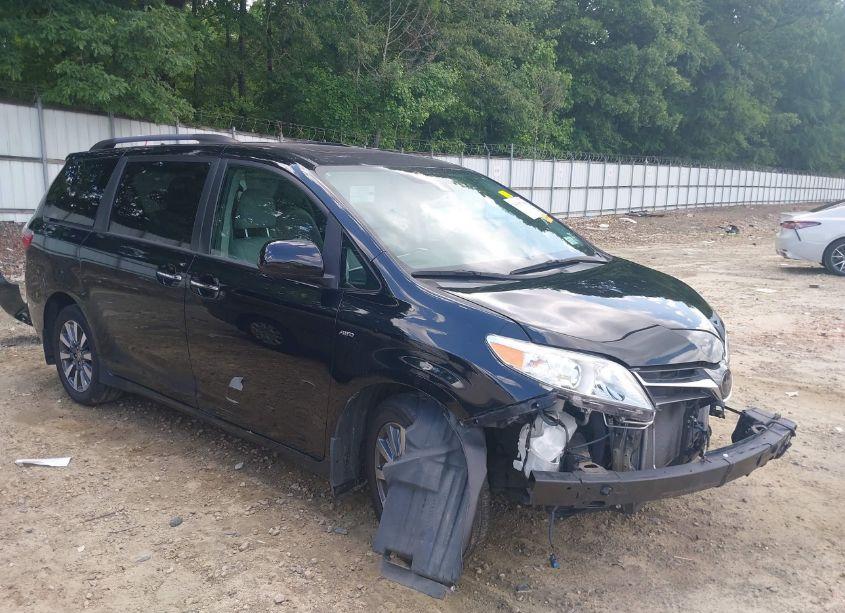 2020 Toyota Sienna XLE (VIN 5TDDZ3DC8LS250438) main photo