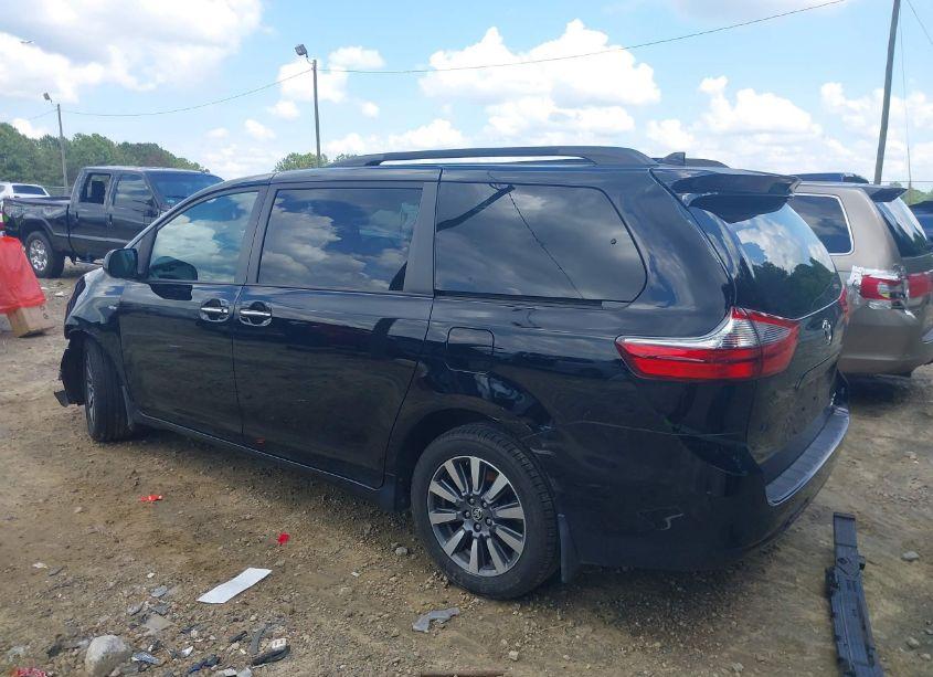 Photo 3 of 2020 Toyota Sienna XLE (VIN 5TDDZ3DC8LS250438)