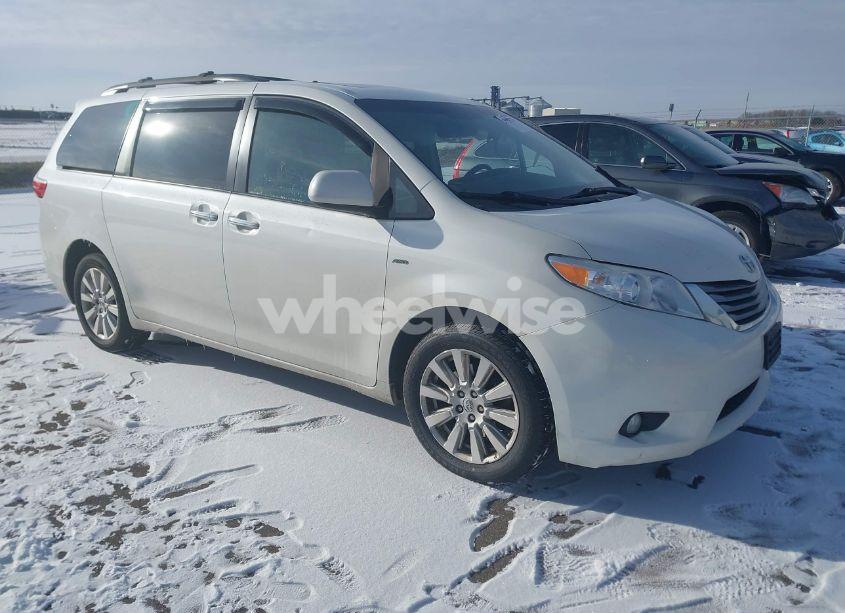 2017 Toyota Sienna XLE/LIMITED (VIN 5TDDZ3DC9HS150100) main photo