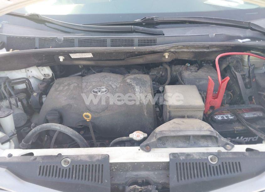 Photo 10 of 2017 Toyota Sienna XLE/LIMITED (VIN 5TDDZ3DC9HS150100)