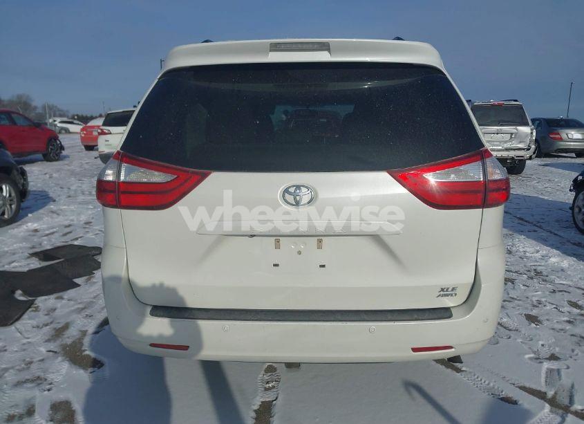 Photo 16 of 2017 Toyota Sienna XLE/LIMITED (VIN 5TDDZ3DC9HS150100)