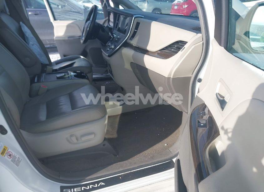 Photo 5 of 2017 Toyota Sienna XLE/LIMITED (VIN 5TDDZ3DC9HS150100)