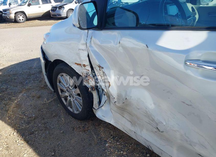 Photo 6 of 2017 Toyota Sienna XLE/LIMITED (VIN 5TDDZ3DC9HS150100)