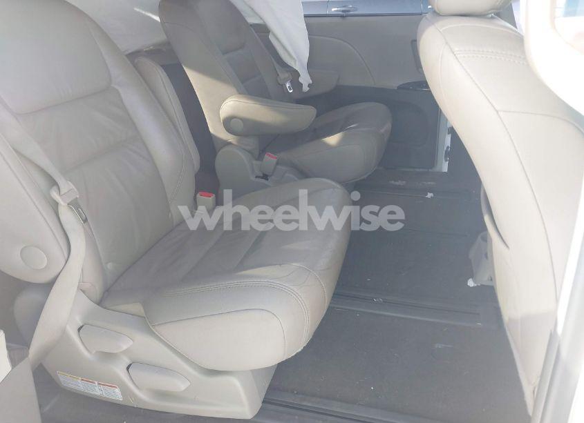 Photo 8 of 2017 Toyota Sienna XLE/LIMITED (VIN 5TDDZ3DC9HS150100)