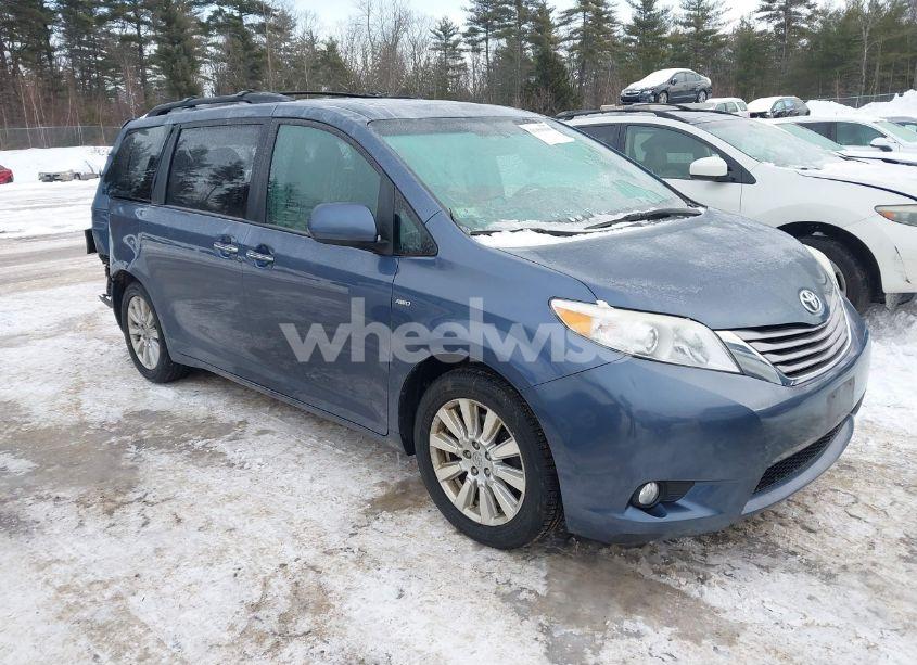2017 Toyota Sienna XLE/LIMITED (VIN 5TDDZ3DC9HS159153) main photo