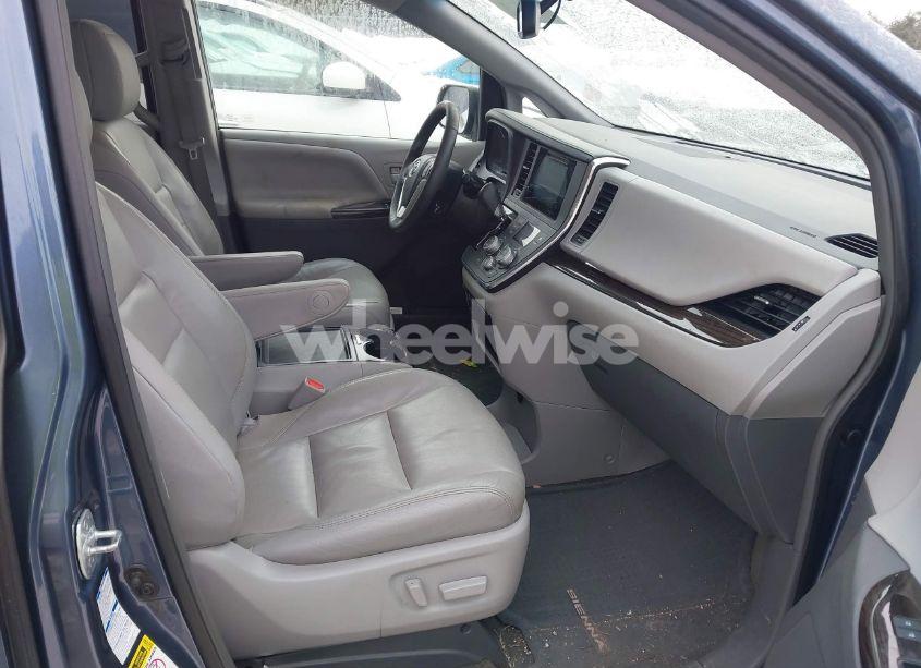 Photo 5 of 2017 Toyota Sienna XLE/LIMITED (VIN 5TDDZ3DC9HS159153)