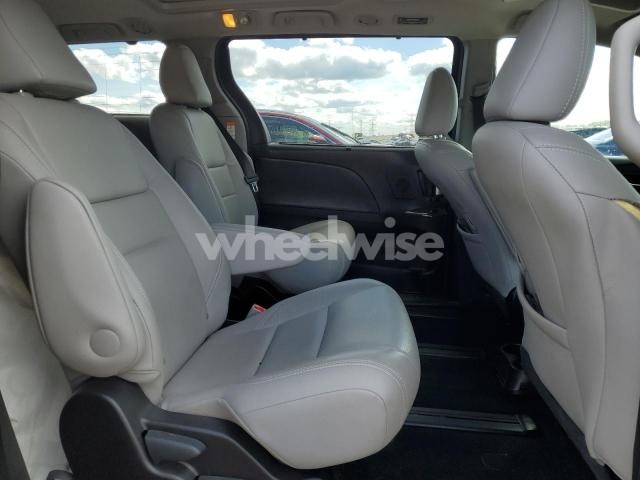 Photo 10 of 2017 TOYOTA SIENNA XLE (VIN 5TDDZ3DC9HS183579)