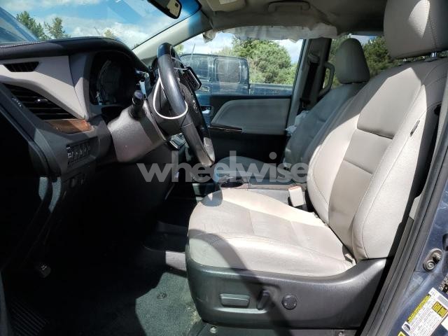 Photo 6 of 2017 TOYOTA SIENNA XLE (VIN 5TDDZ3DC9HS183579)
