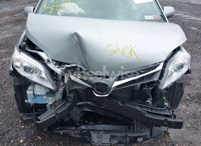 Photo 10 of 2019 Toyota Sienna XLE 7 PASSENGER (VIN 5TDDZ3DC9KS226549)