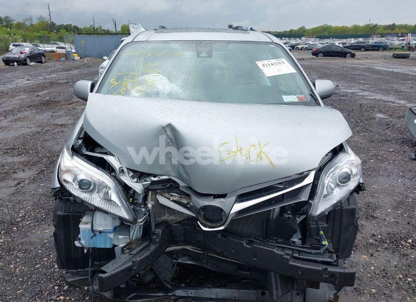 Photo 12 of 2019 Toyota Sienna XLE 7 PASSENGER (VIN 5TDDZ3DC9KS226549)