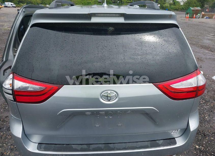 Photo 16 of 2019 Toyota Sienna XLE 7 PASSENGER (VIN 5TDDZ3DC9KS226549)