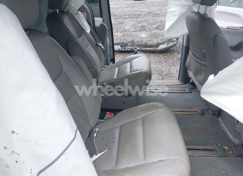 Photo 8 of 2019 Toyota Sienna XLE 7 PASSENGER (VIN 5TDDZ3DC9KS226549)