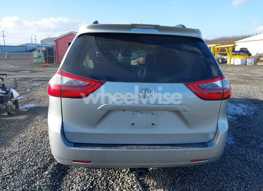Photo 17 of 2020 Toyota Sienna XLE (VIN 5TDDZ3DC9LS232501)