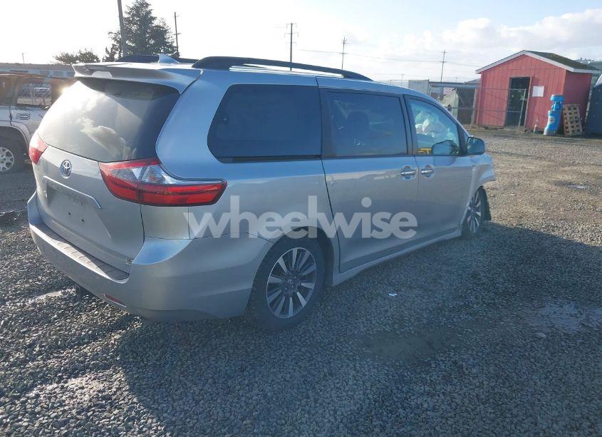 Photo 4 of 2020 Toyota Sienna XLE (VIN 5TDDZ3DC9LS232501)