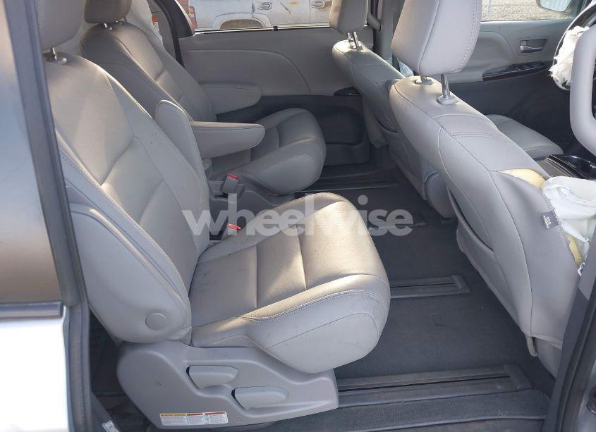 Photo 8 of 2020 Toyota Sienna XLE (VIN 5TDDZ3DC9LS232501)